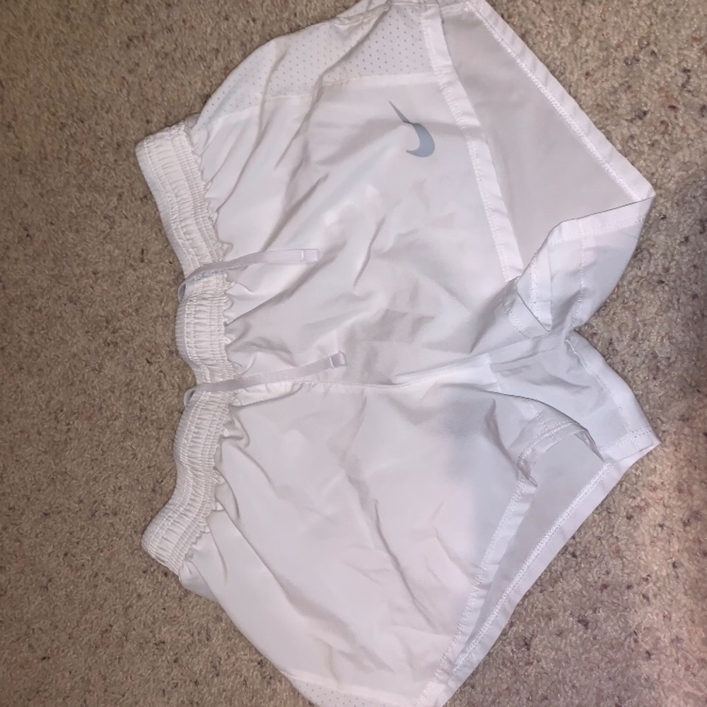 White nike shorts